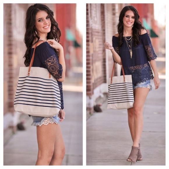 🌹LAST ONE🌹Navy Striped Canvas Tote - Picture 2 of 8
