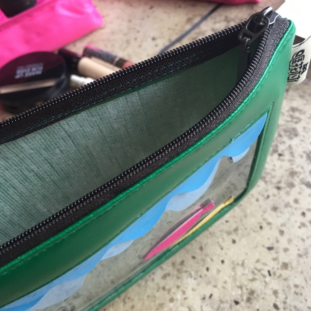 Fish Make-Up Bag - Picture 4 of 4