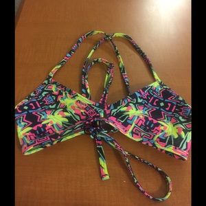 Mallyce x Jolyn Vent Top