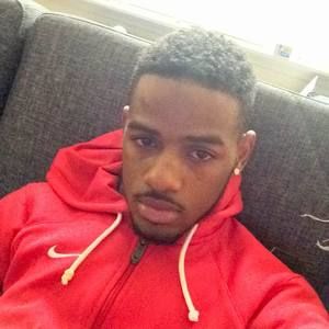 Meet your Posher, Lamaris