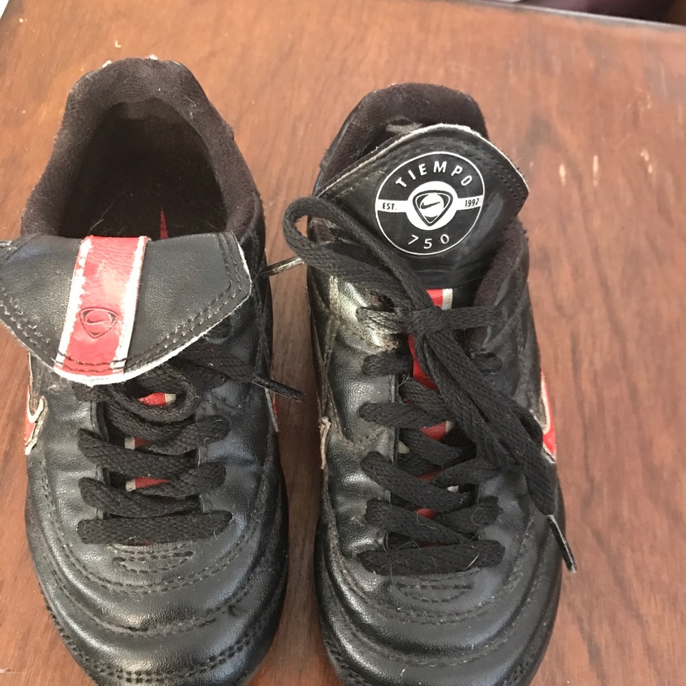 Boys Soccer Lacrosse Cleats, 11, EUC, Nike swoosh