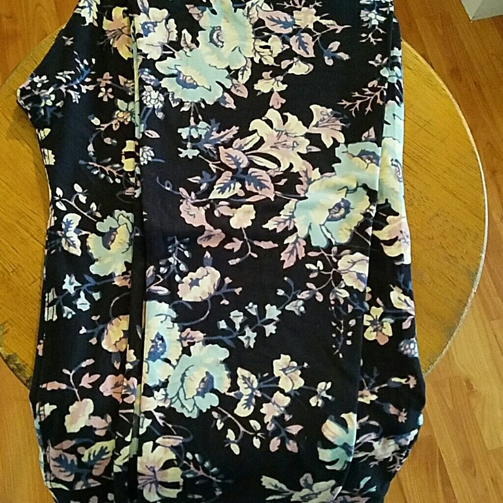 Lularoe TC Floral Leggings