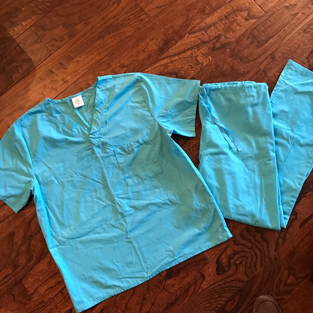 🎉NEW ITEM🎉 Blue scrub set