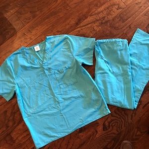 🎉NEW ITEM🎉 Blue scrub set