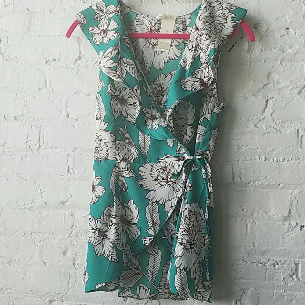    NWT Perfect Wrap Floral Blouse