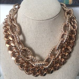 Chunky gold chain necklace