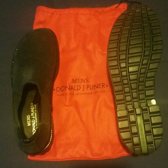 Negotiable, brand new Donald J. Pliner casual shoe - Picture 1 of 1