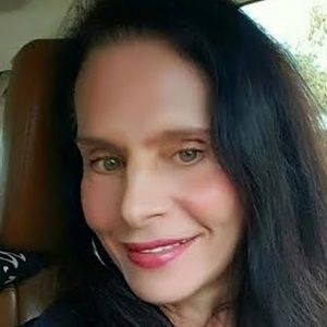 Meet your Posher, Eve