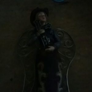 Meet your Posher, Avery