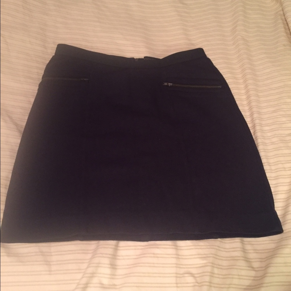 Banana Republic skirt with zipper detail