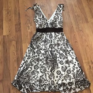 Gorgeous brown and cream garden dress