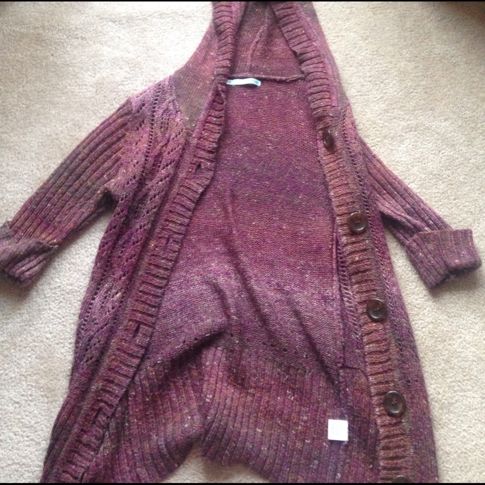 Maroon knitted sweater/cardigan
