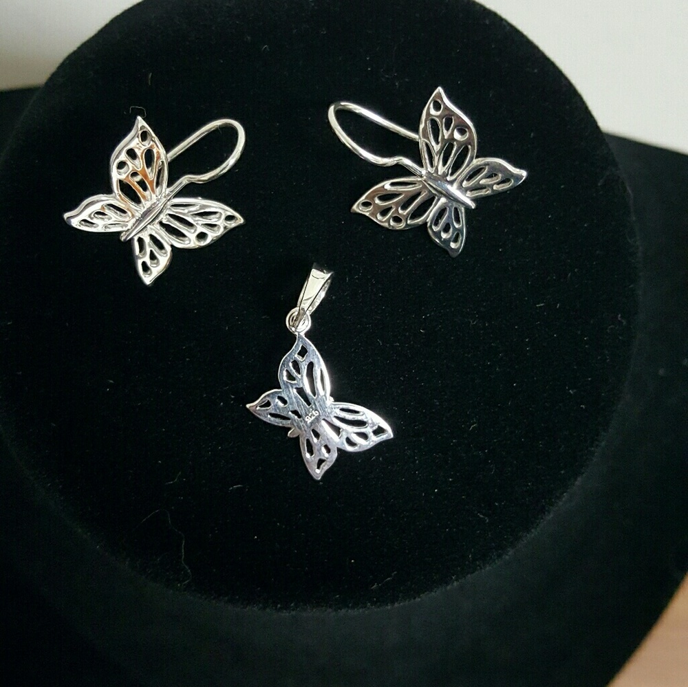 925 sterling silver butterfly pendant. - Picture 3 of 3