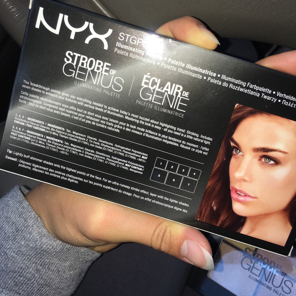 LOWEST✨ NYX Highlighter Palette - Picture 2 of 3