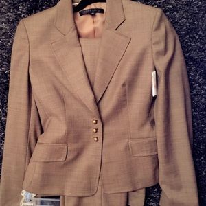 NWT Anne Klein 2-pc Pant Suit Sz0