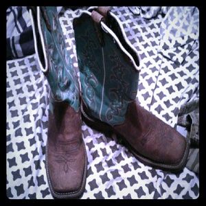 justin boots square toed