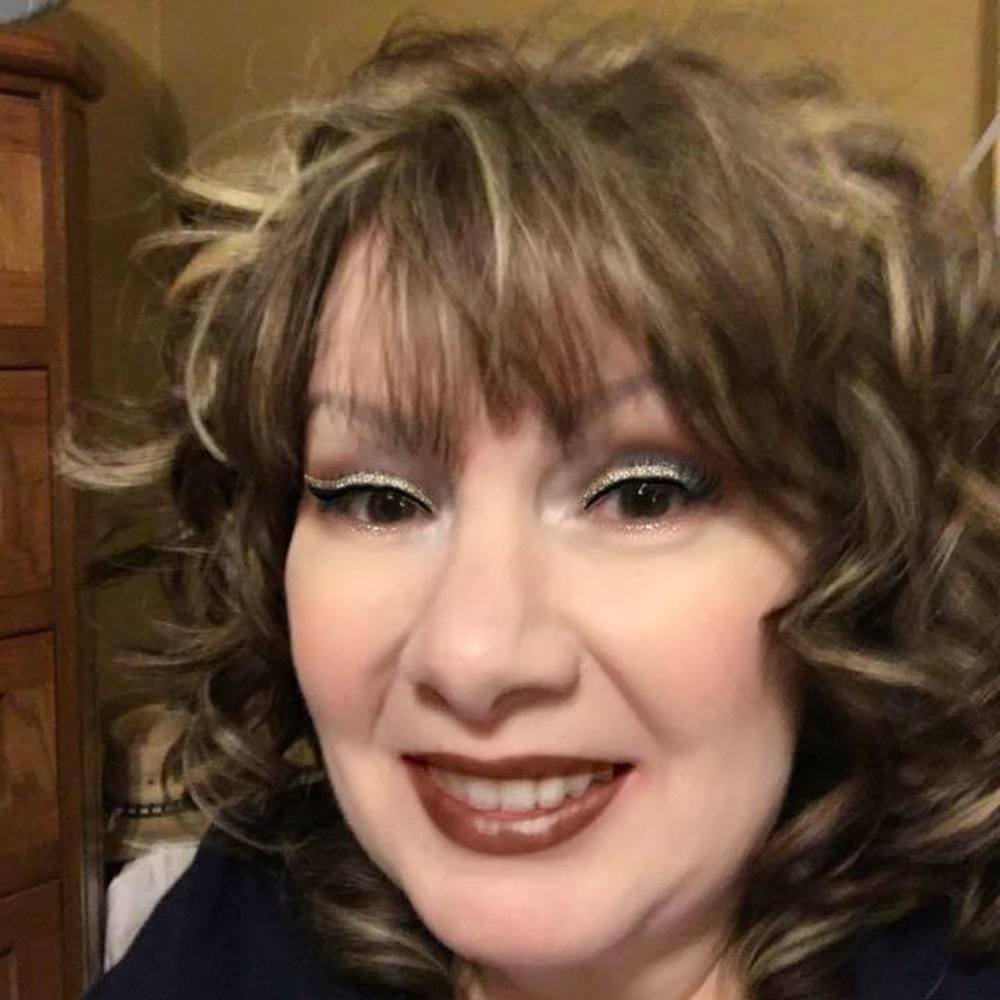 Meet your Posher, Antonia