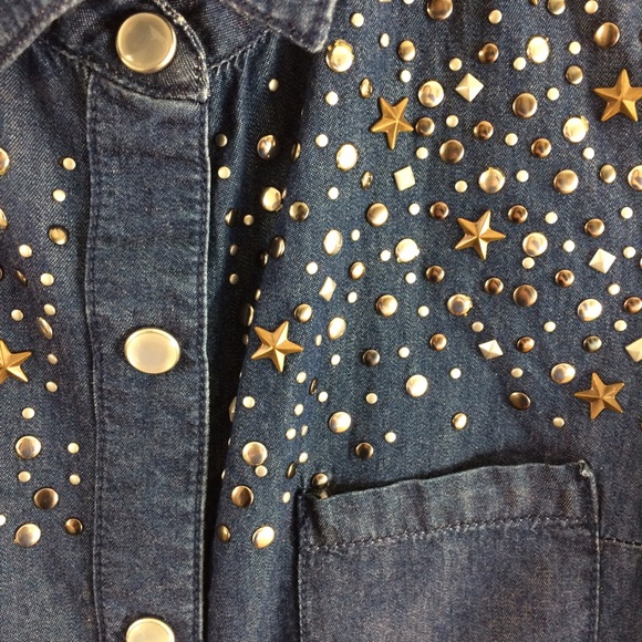 Sleeveless Star Studded Denim Top - Picture 3 of 3