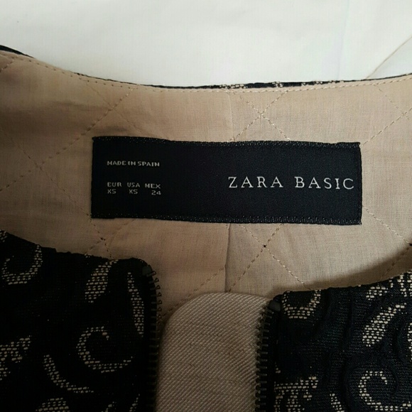 Beautiful pattern and textures jacket - Picture 2 of 3