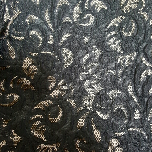 Beautiful pattern and textures jacket - Picture 3 of 3