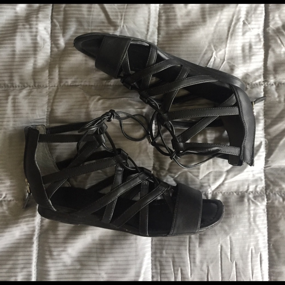 Gladiator / cage sandals
