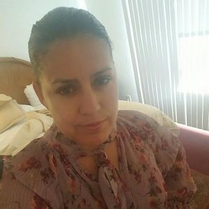 Meet your Posher, Roxana