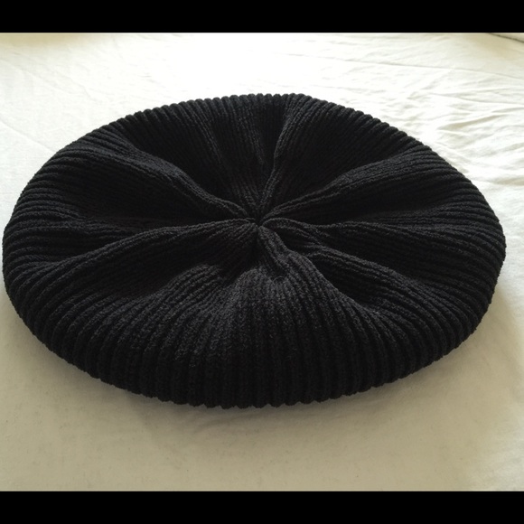 SALE! Women's Black Soft Hat/Beanie One Size - Picture 3 of 3