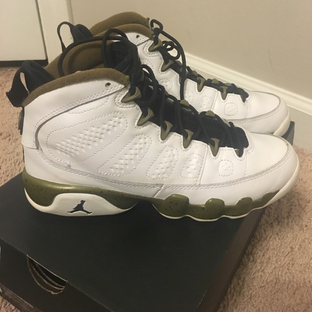 Air Jordan 9 Retro