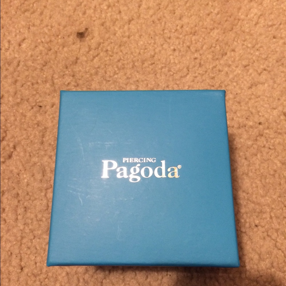 NWT Pagoda Necklace PERFECT VDAY GIFT - Picture 2 of 5