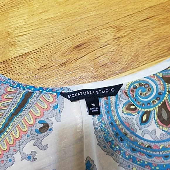 SALE Sheer and elegant paisley top - Picture 4 of 4