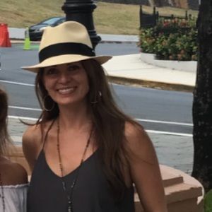 Meet your Posher, Holly