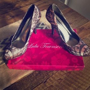 Lulu Townsend pink & black lace heels
