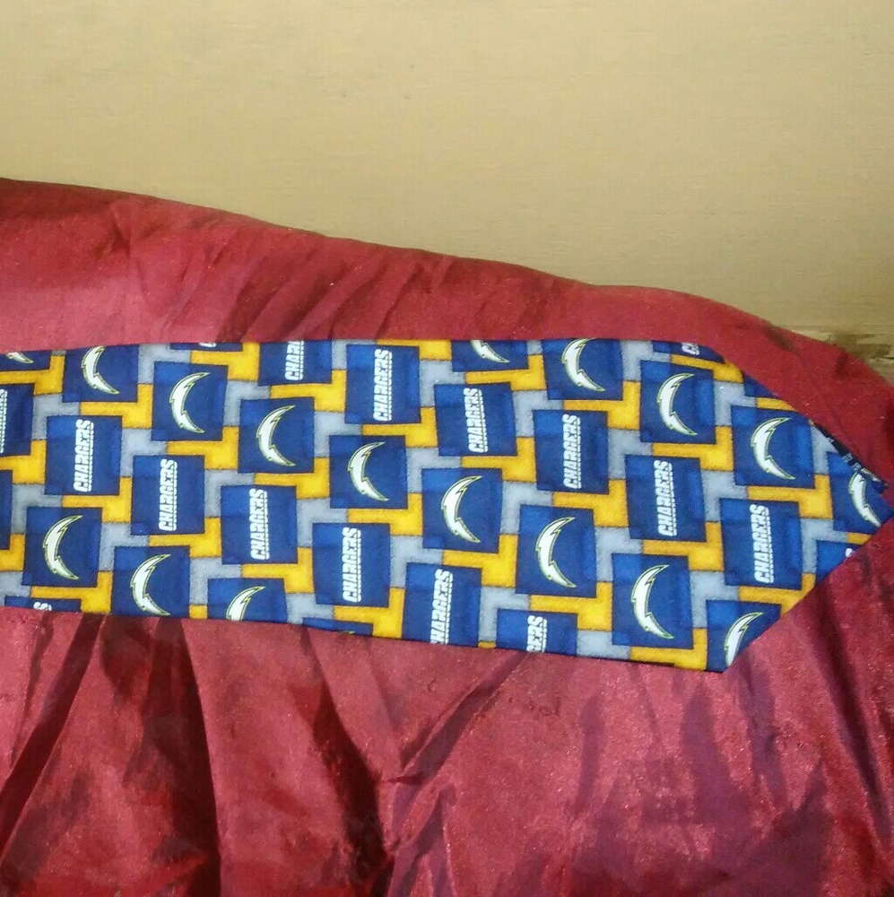 Chargers NFL tie