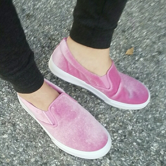 Last Size 8.5 👡Velvet Soft Pink Flat Sneakers - Picture 4 of 7