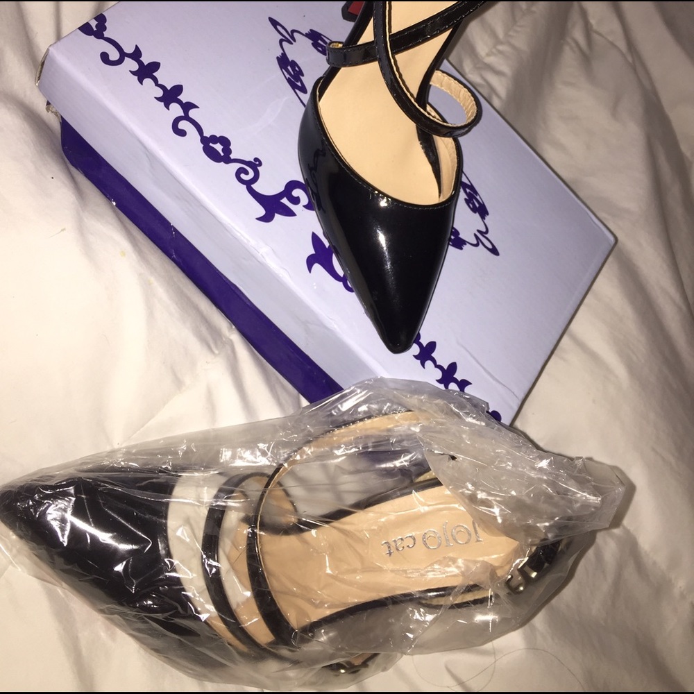 Black Stiletto Pointed Toe Pumps, by JOJOCat