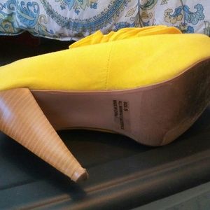 Ruffled Charlotte Russe ankled heels