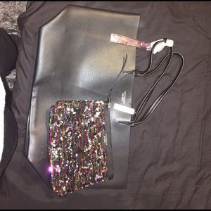 Bundle. VS tote & hand bag.