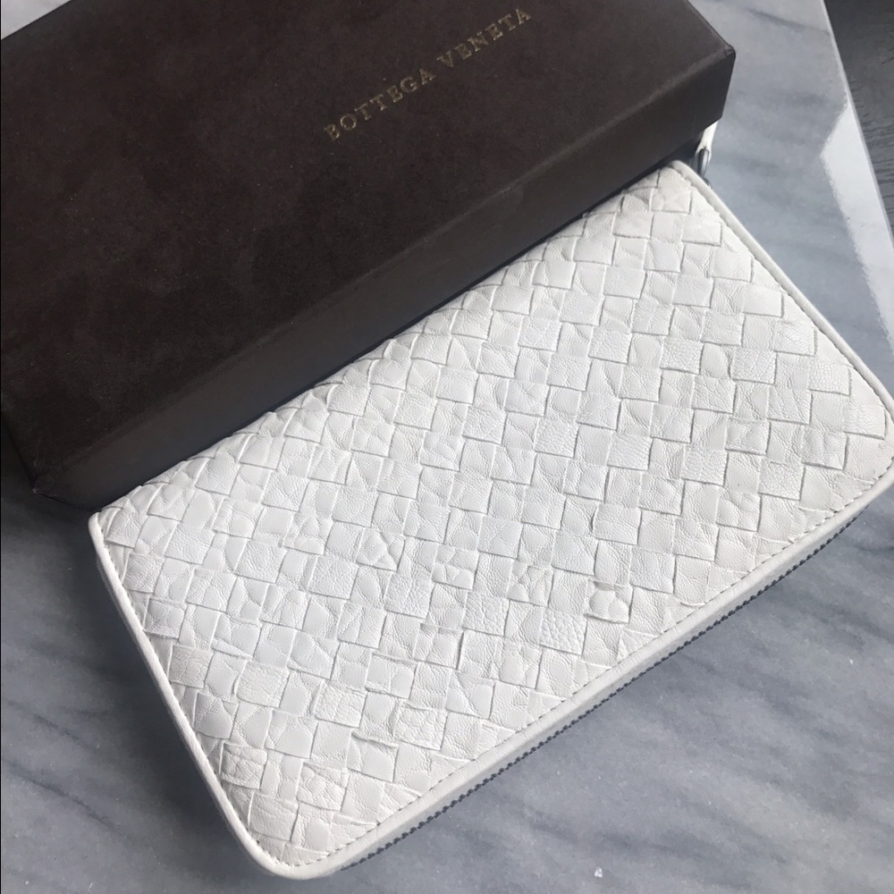 Zip around wallet