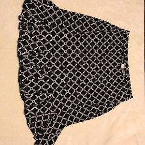 White House Black Market skirt with cute ruffle