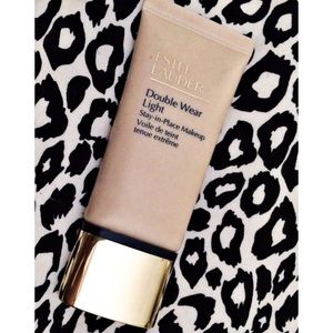 Estée Lauder double wear light