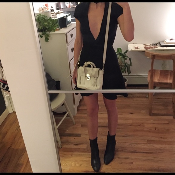 Reformation Sydney deep V Dress authentic size XS - Picture 1 of 4