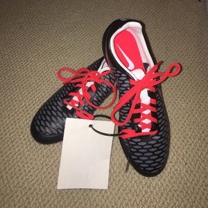 BRAND NEW NIKE SOCCER CLEATS!!