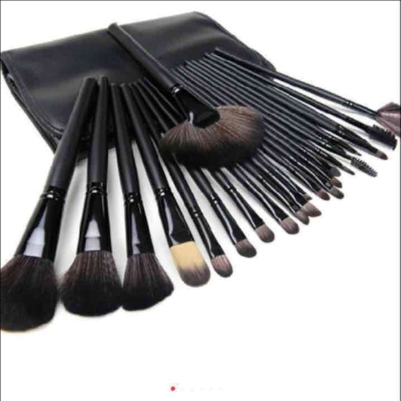 New 24pcs Makeup Brushes Set - Picture 2 of 4