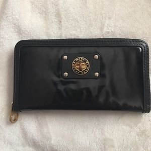 black shiny marc jacobs zippy wallet
