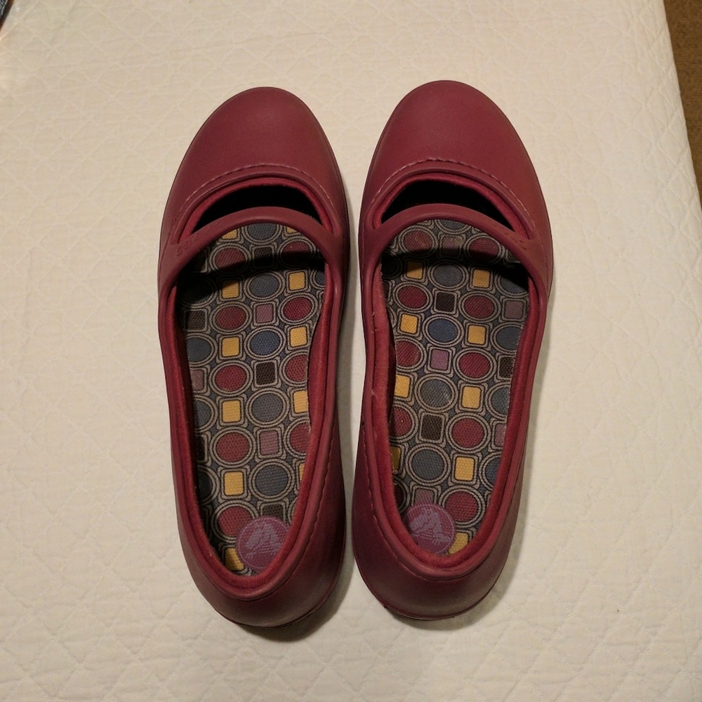 Dress Crocs Magenta Size 11