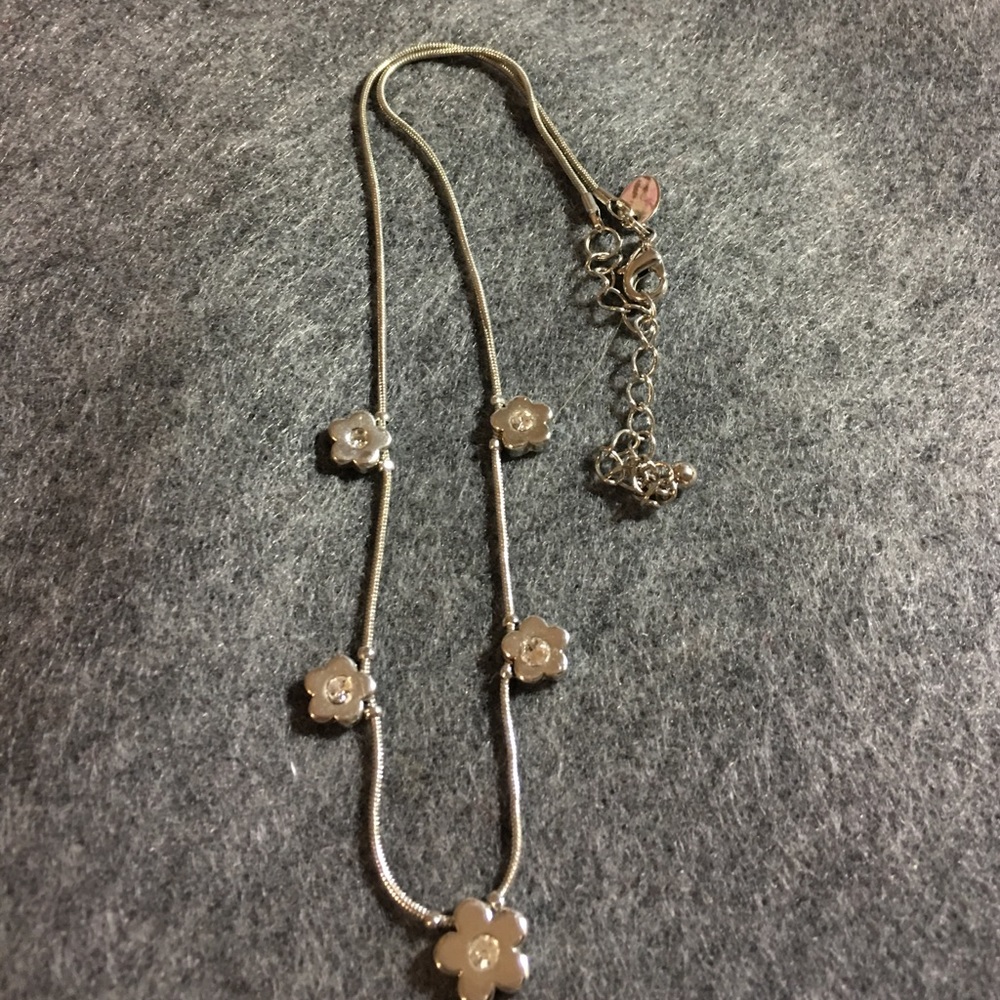 Lia sophia flower necklace
