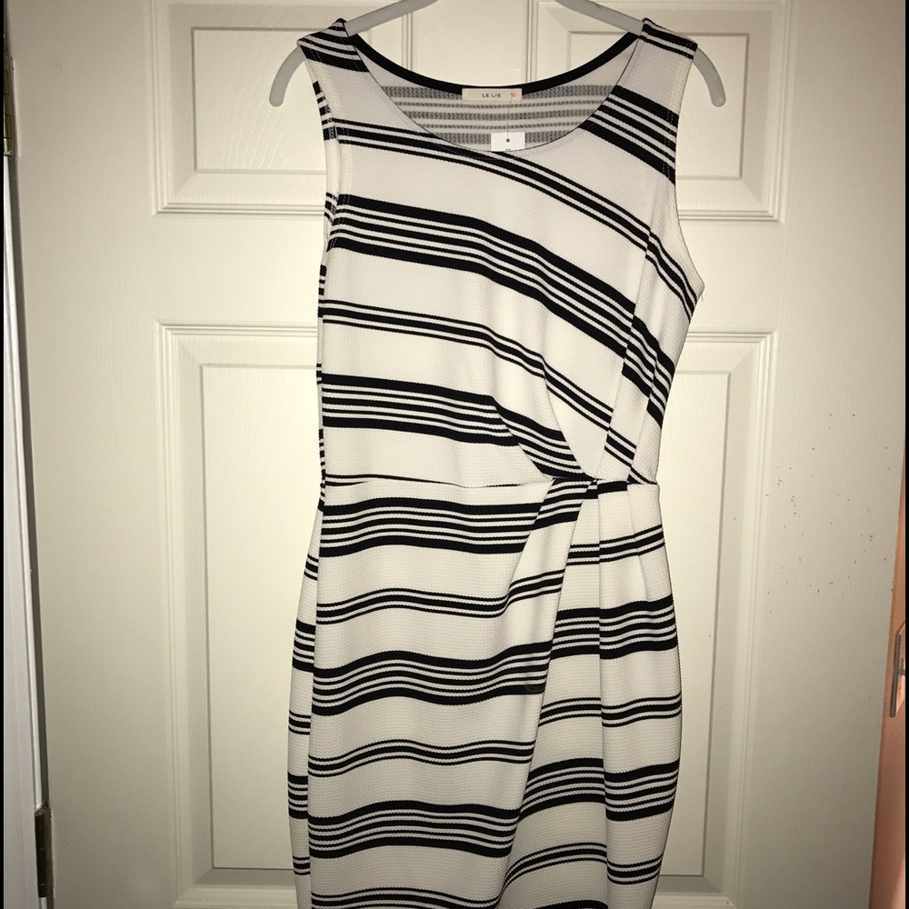 LE LIS DRESS