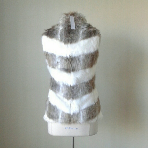 Chevron stripe faux fur vest jacket - Picture 5 of 6