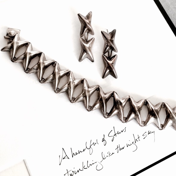 .925 set. Twinkle & Star Earring & bracelet set - Picture 8 of 9