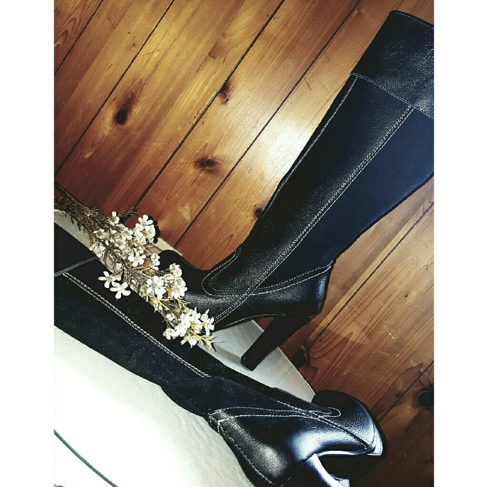 Black BOOTS